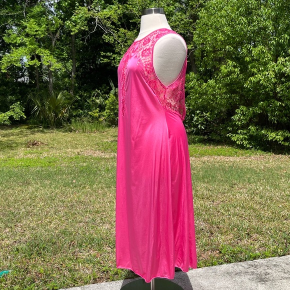 Vintage 70’s Nightgown - Picture 3 of 8